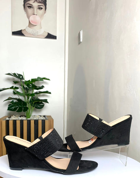 Abigail Black Wedge Heels – Besaz